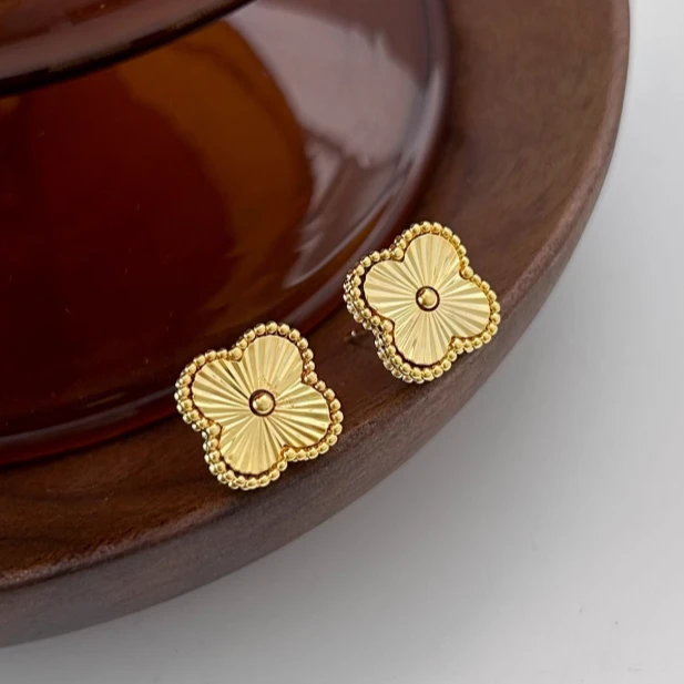 水贝百莱四叶草车花耳钉