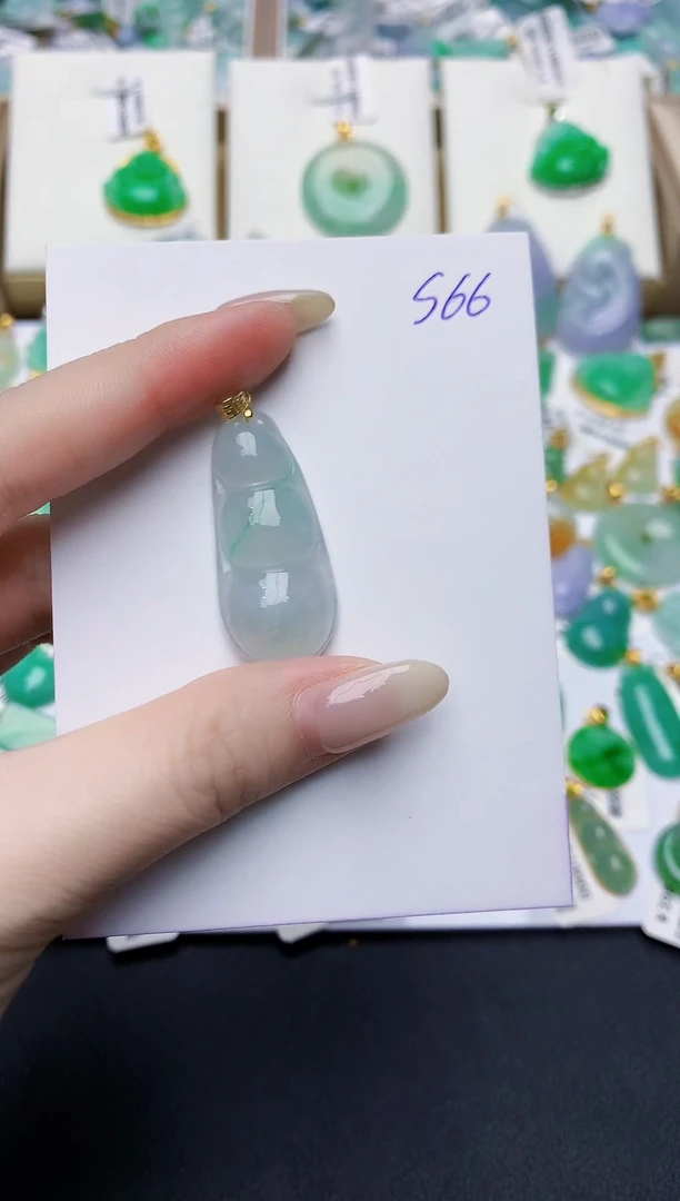 翡翠未镶嵌颈饰00000000001