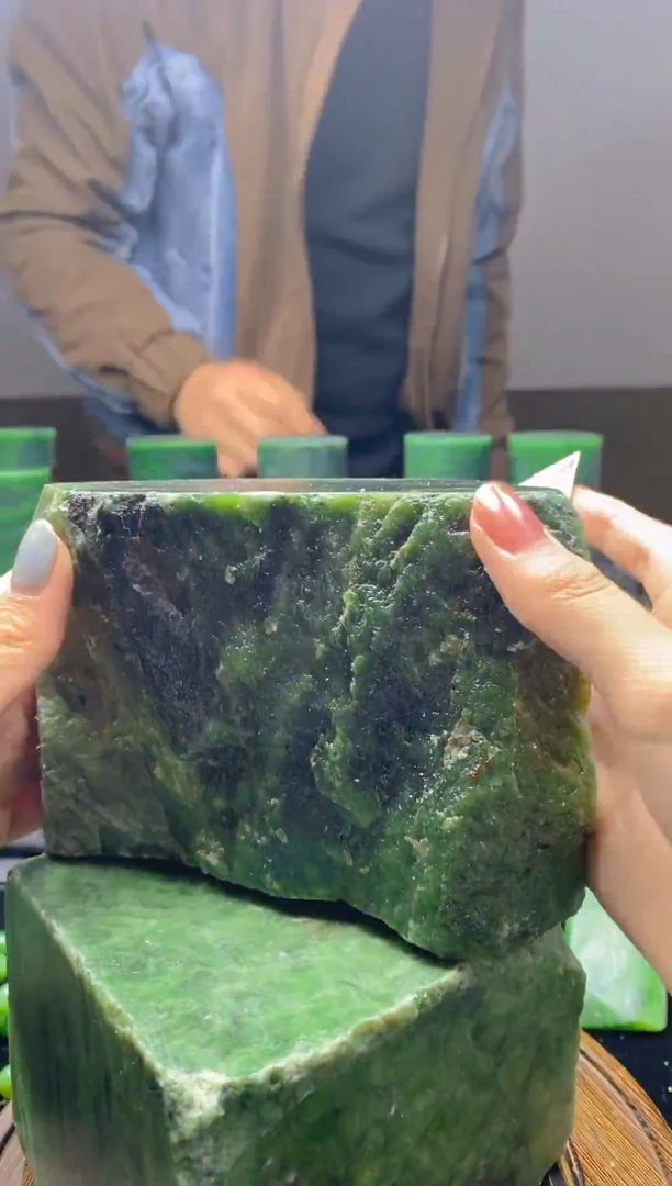 未镶嵌和田玉珠宝半成品1