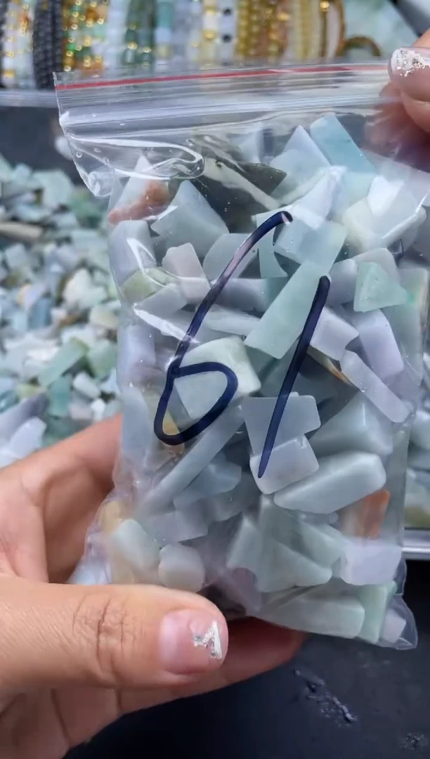 【闪购商品】翡翠颈饰未镶嵌天然翡翠边角小号500克61