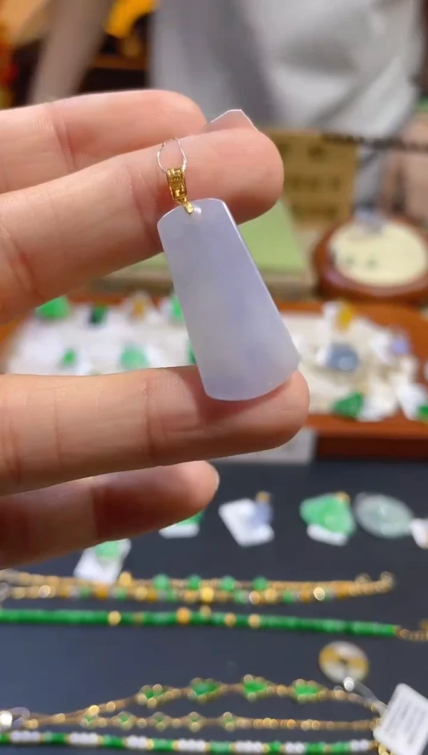翡翠18K金镶嵌吊坠(不含链)假一赔三