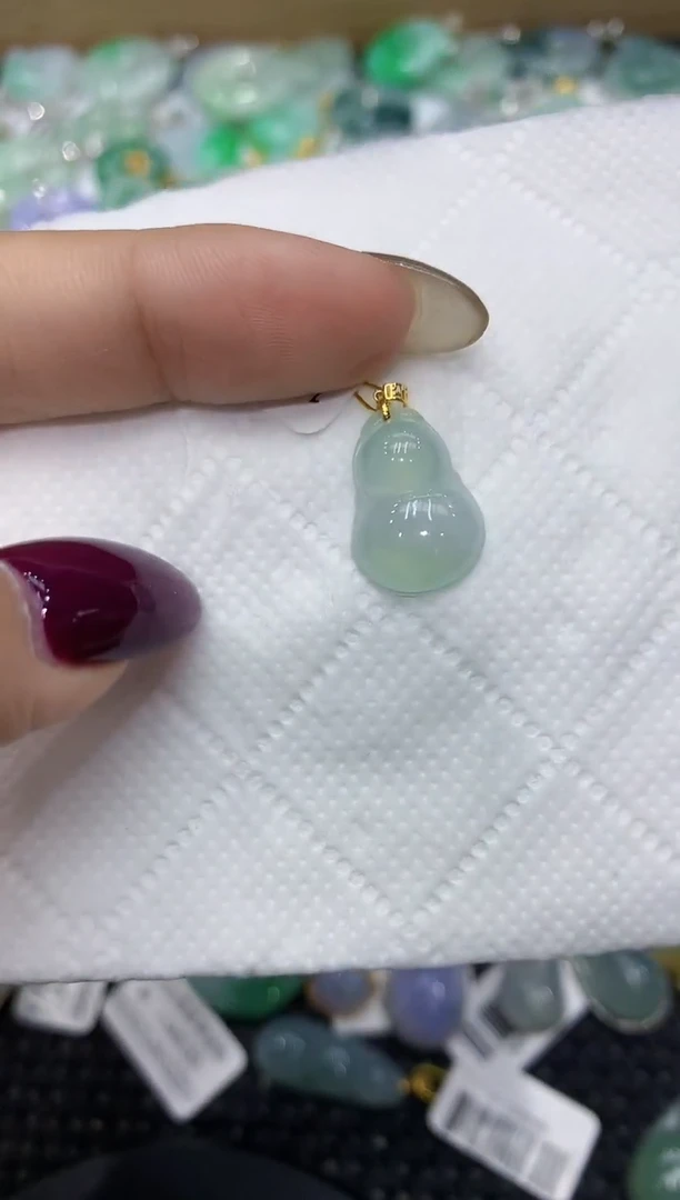 翡翠18K金镶嵌颈饰111111111111