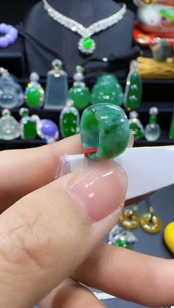【闪购商品】翡翠吊坠(不含链)未镶嵌路路通
