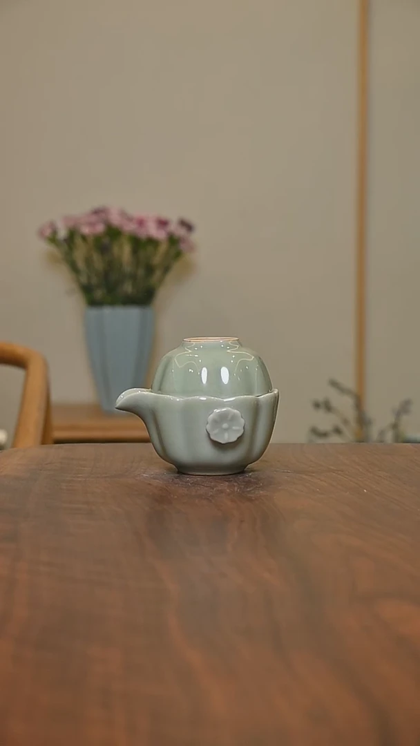 单杯快客 荷叶青釉 微瑕 朱家款
