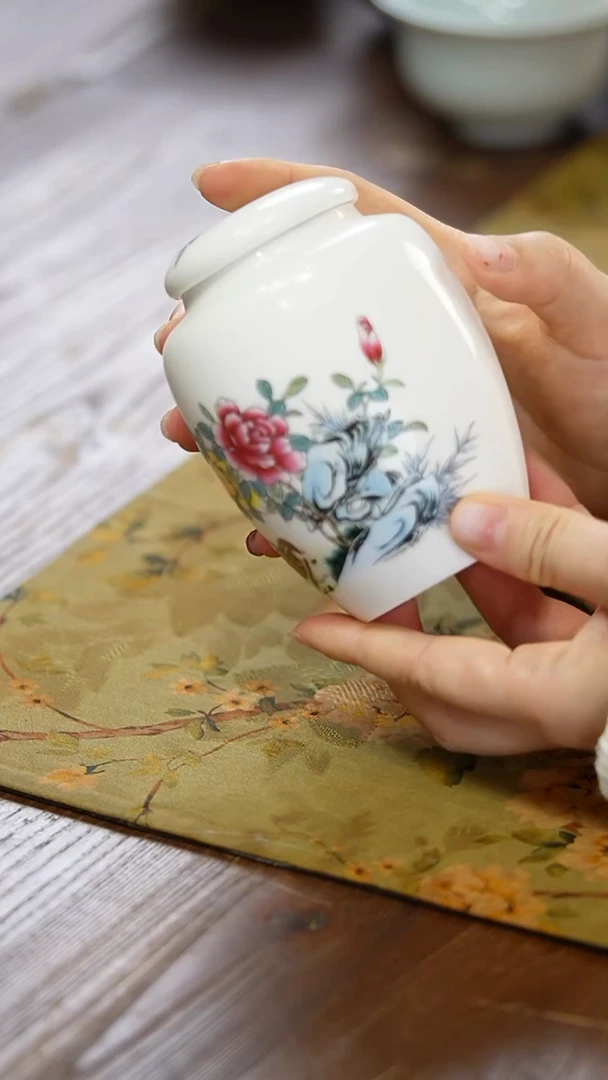 景德镇陶瓷茶器茶叶罐