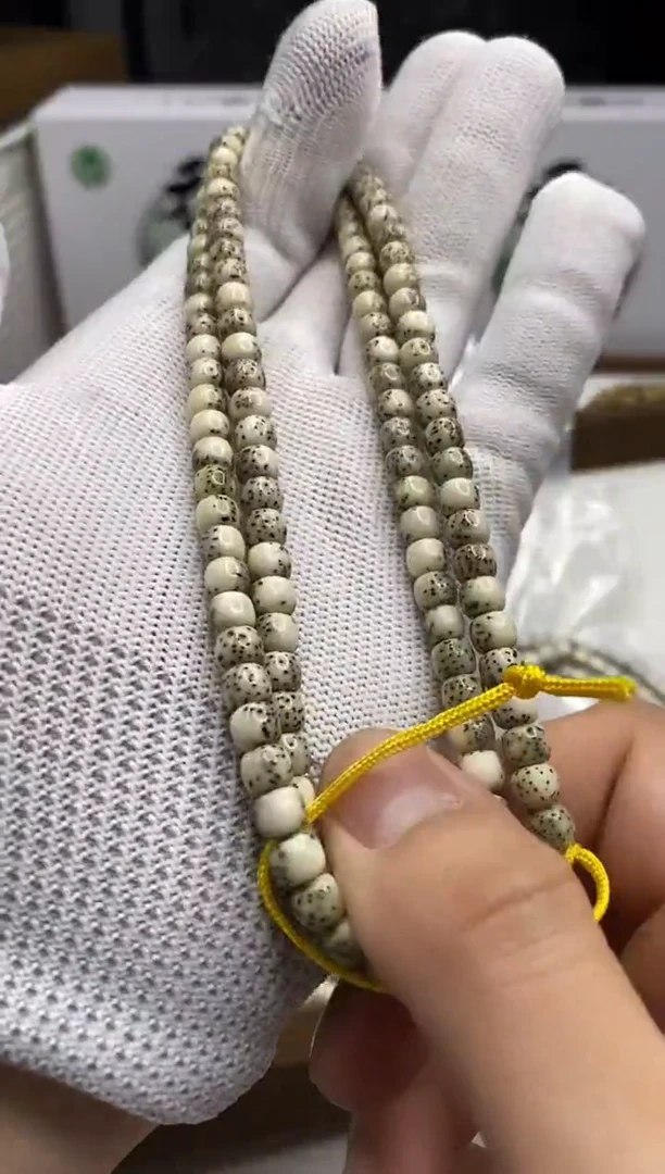 星月菩提手串115   石玉料河豚108脖挂6*5mm