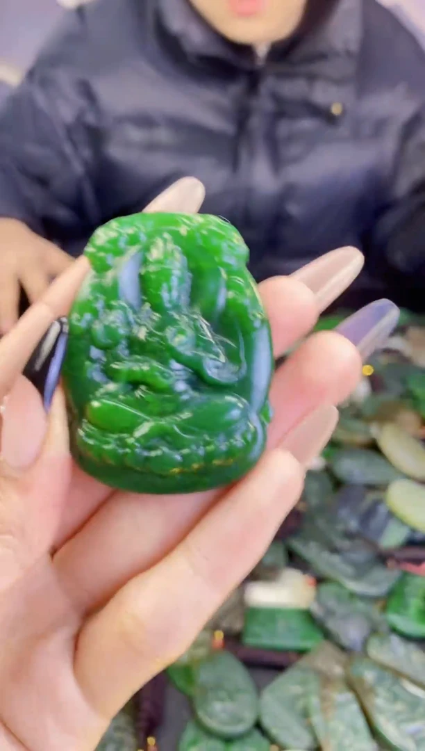 颈饰未镶嵌和田玉1