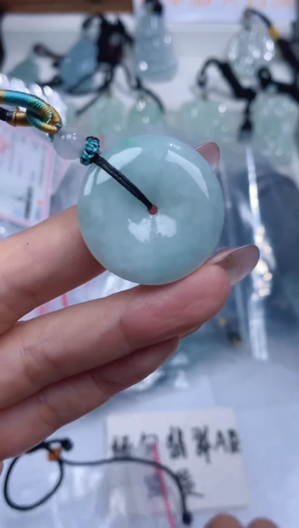 颈饰未镶嵌翡翠吊坠