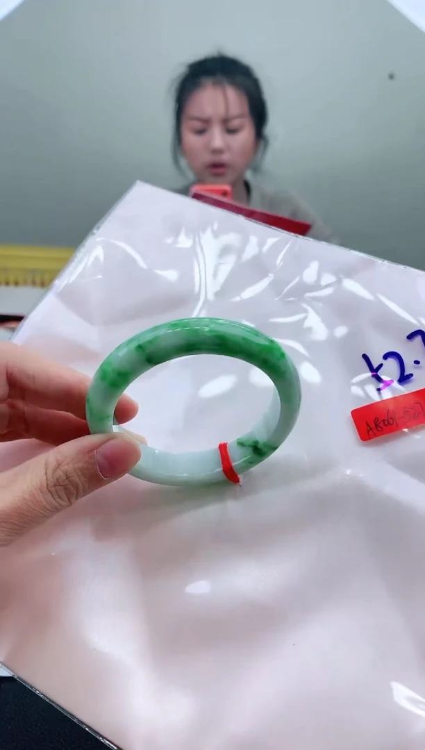 未镶嵌手镯翡翠52