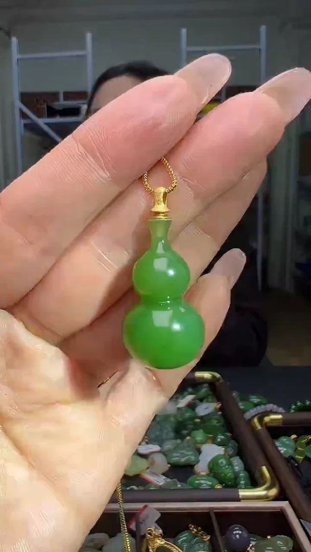 颈饰18K金镶嵌和田玉（多样性发货.发其一）11.21.116