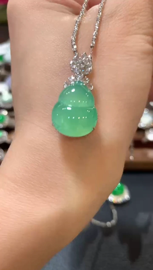 吊坠(不含链)18K金镶嵌翡翠n75