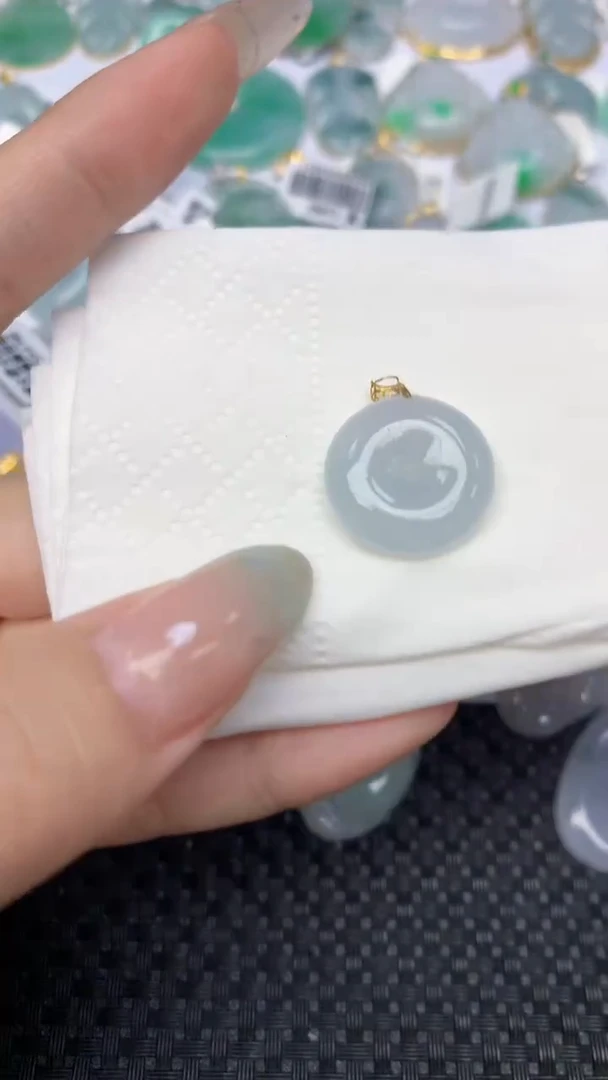 翡翠18K金镶嵌颈饰天然翡翠a货