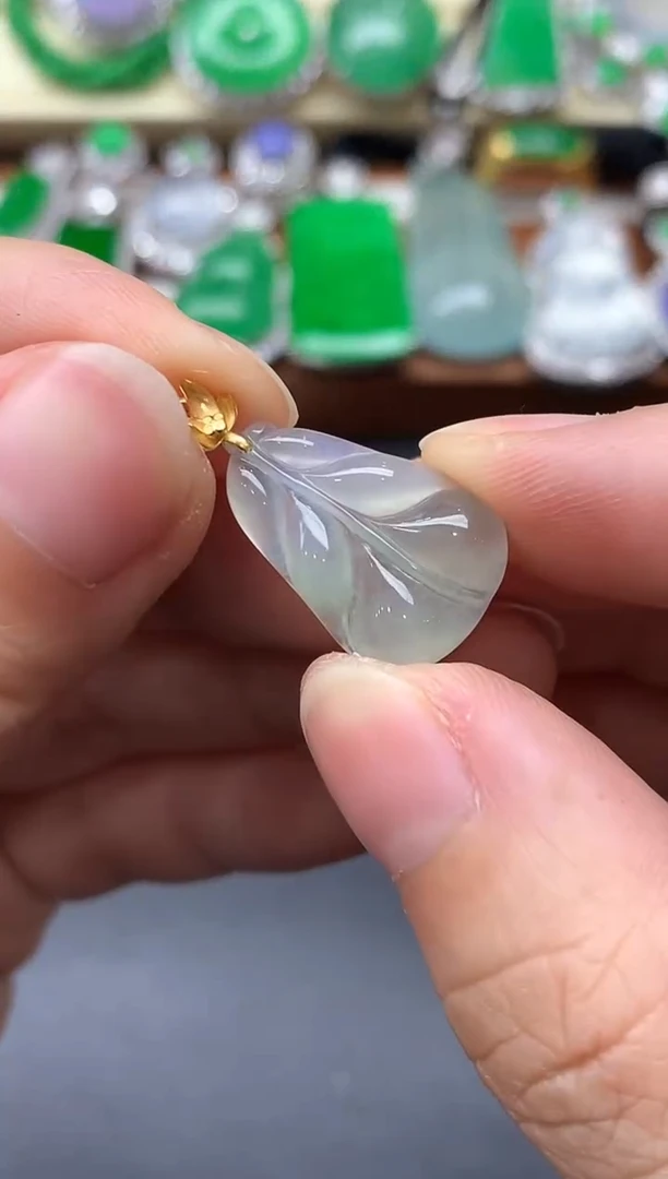 颈饰18K金镶嵌翡翠180-中国好珍宝