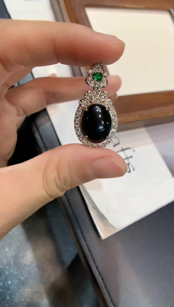 颈饰银S925镶嵌翡翠 蛋面