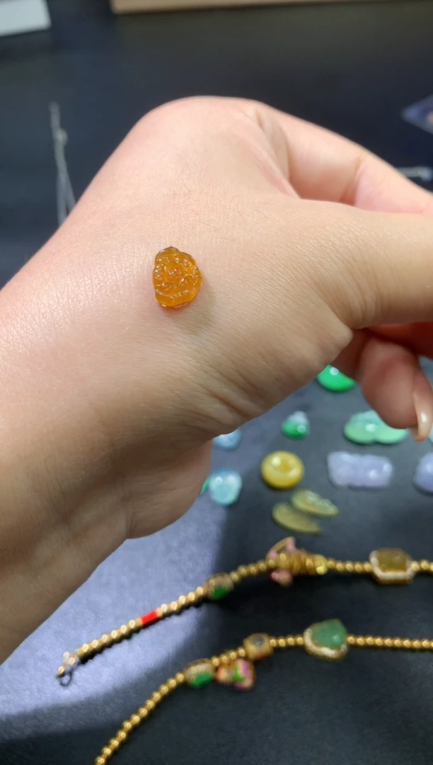 未镶嵌定制翡翠毛货