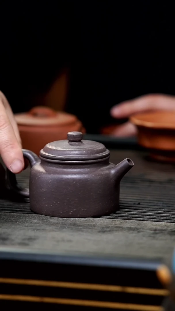 【闪购商品】紫砂茶壶02-全手粗砂天青小德钟130cc