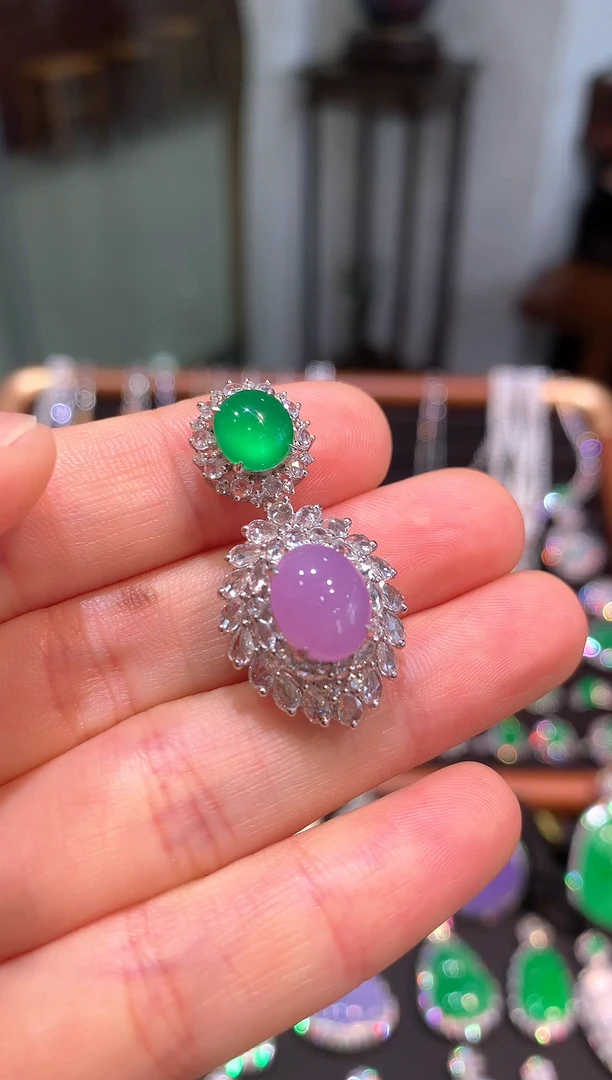 吊坠(赠链)18K金镶嵌翡翠梦幻紫蛋面吊坠