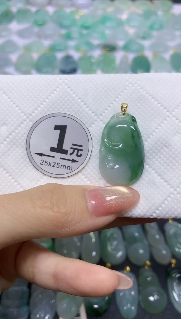 翡翠18K金镶嵌颈饰天然翡翠A货