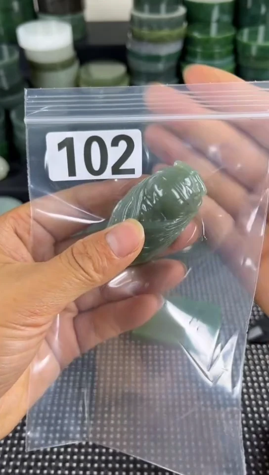 和田玉未镶嵌珠宝半成品蝉