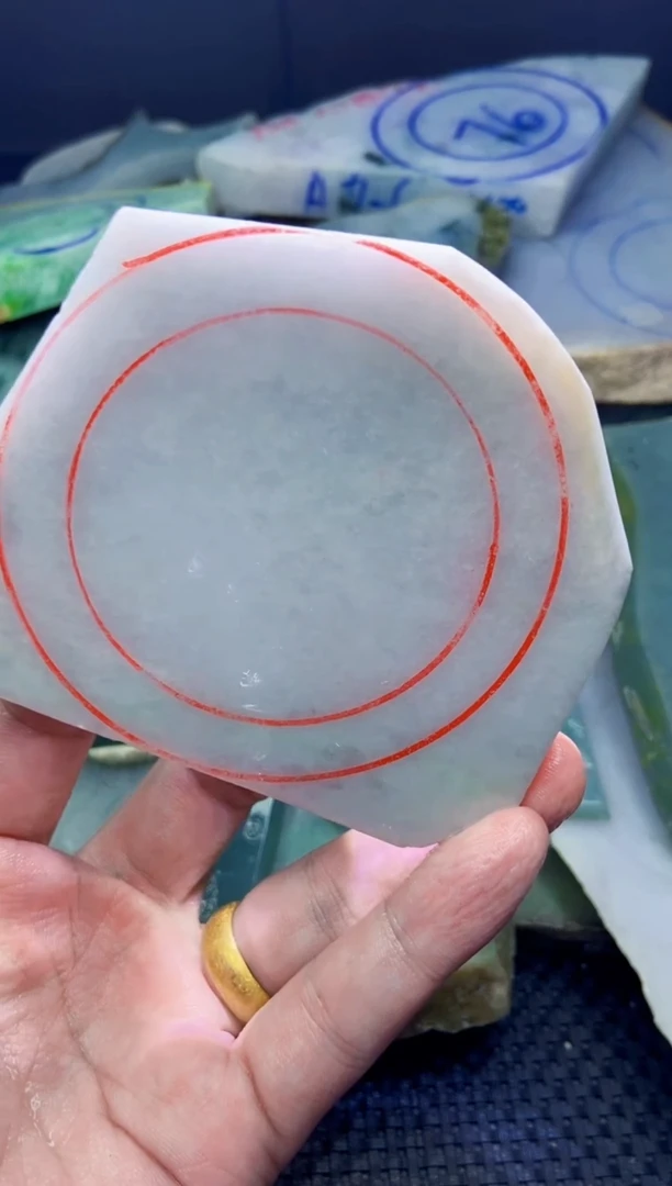 吊坠(不含链)未镶嵌翡翠缅甸翡翠镯心A货