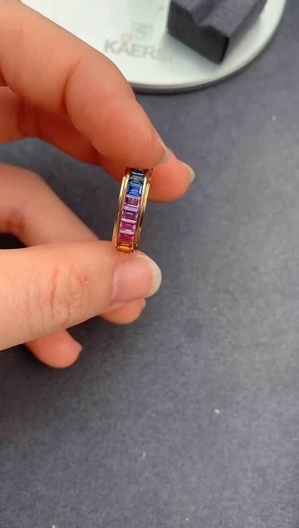 【闪购商品】彩色蓝宝石戒指18K金镶嵌1.7ct彩蓝宝戒指