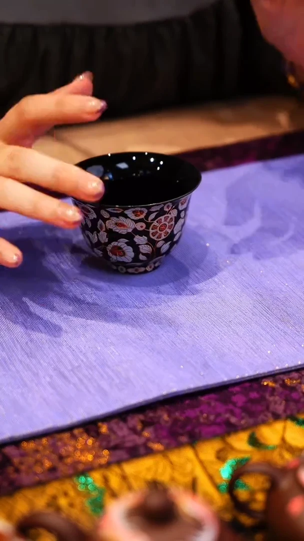 大碗茶的茶器杯子