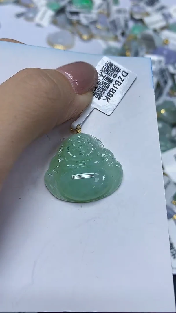 翡翠18K金镶嵌颈饰天然缅甸翡翠A货