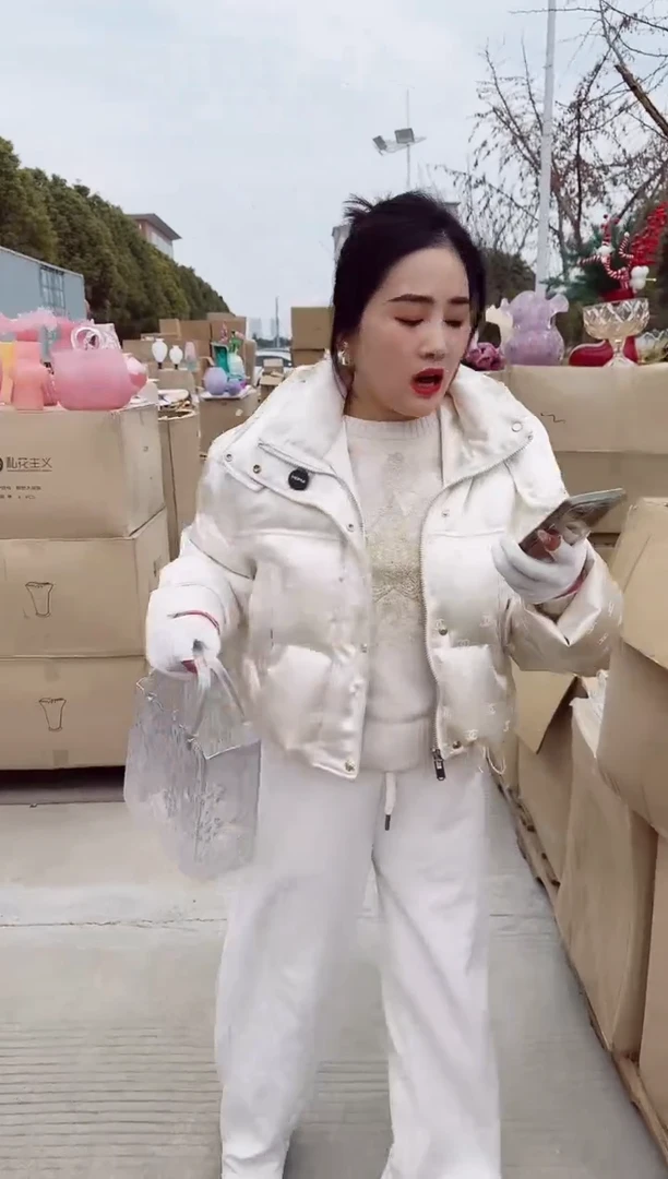 【闪购商品】玻璃安琪微瑕花瓶--CHN6D