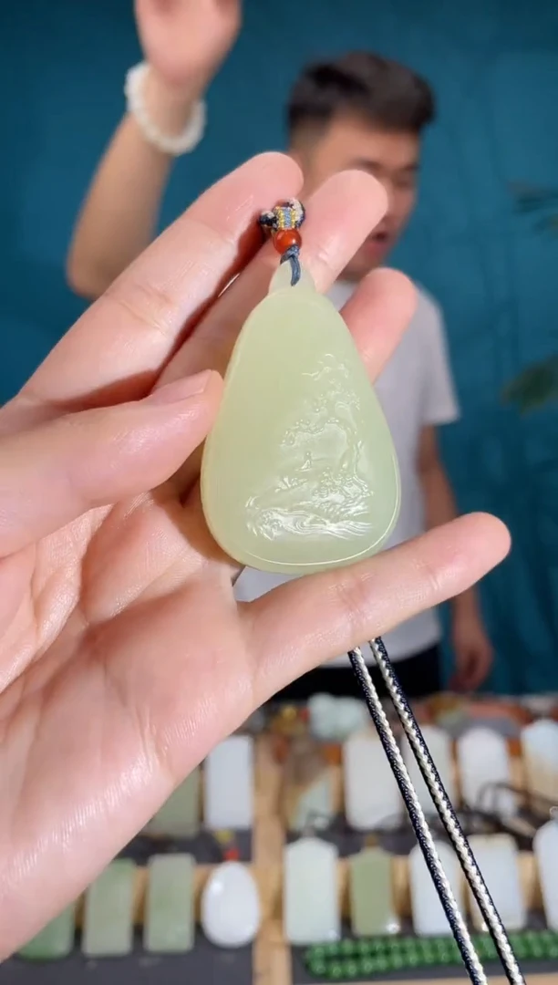 颈饰未镶嵌和田玉1