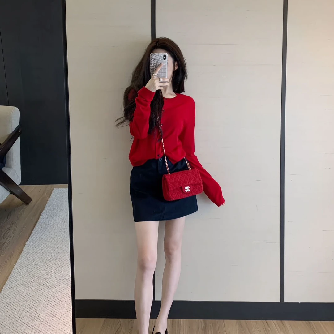 针织开衫女韩系氛围感早秋上衣小个子减龄短款红色毛衣百搭半裙