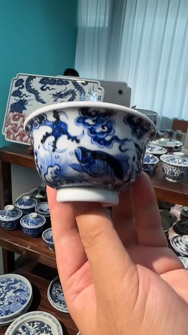 【初谨】青花鱼化龙压手杯