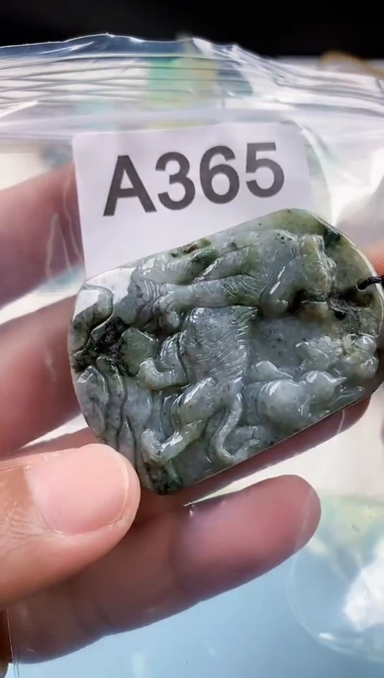 【闪购商品】翡翠挂件未镶嵌天然翡翠吊坠挂件