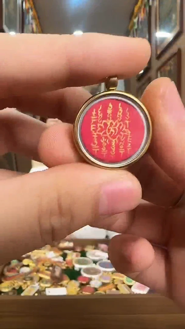 吊坠五条经书-热贡纯手绘唐卡