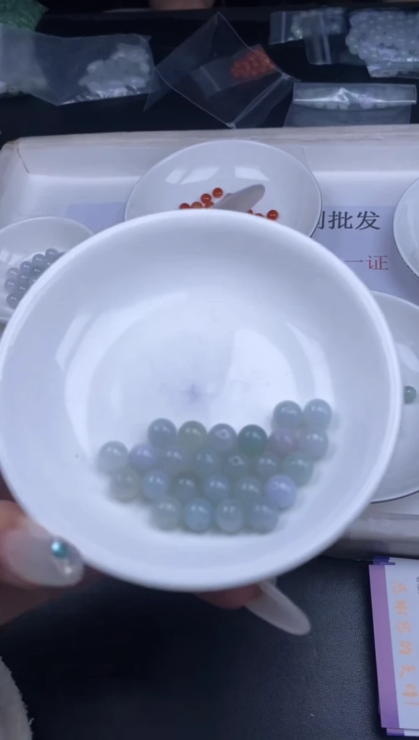 颈饰未镶嵌翡翠散珠批发多样性发货