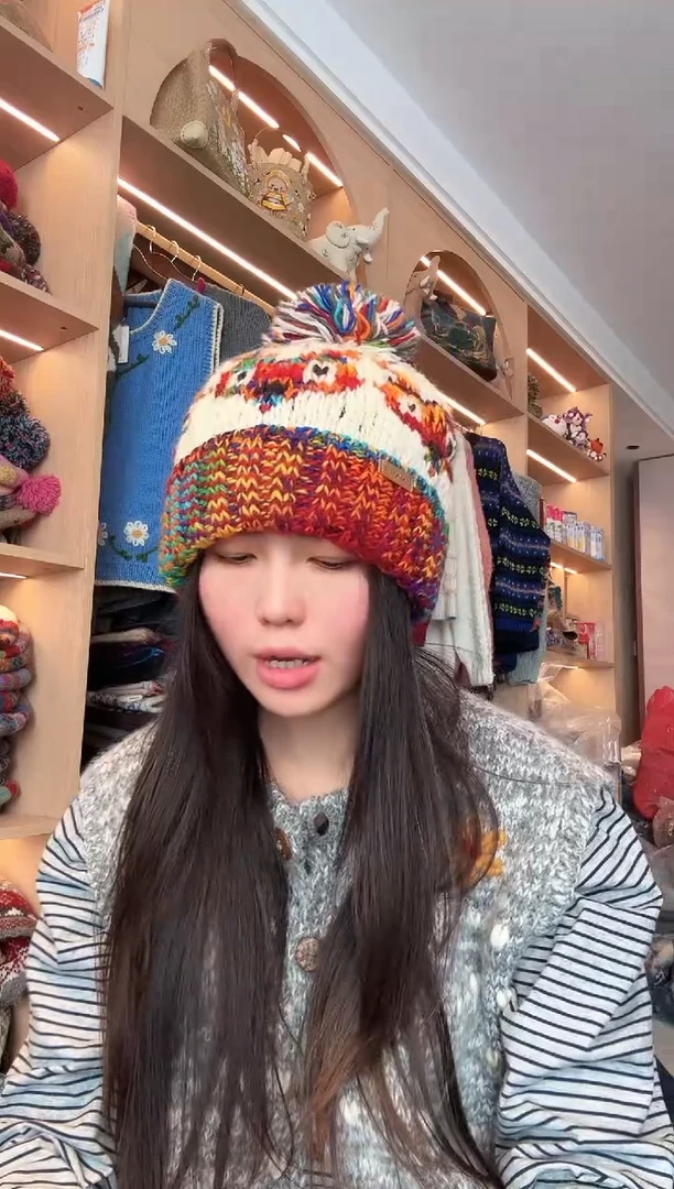 羊毛白色翻边猫头鹰帽