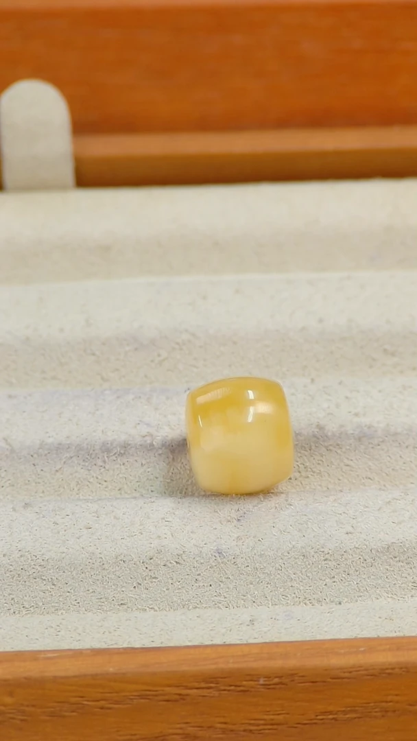 【闪购商品】蜜蜡裸石未镶嵌俄料微瑕12.1*10.5M1.062克