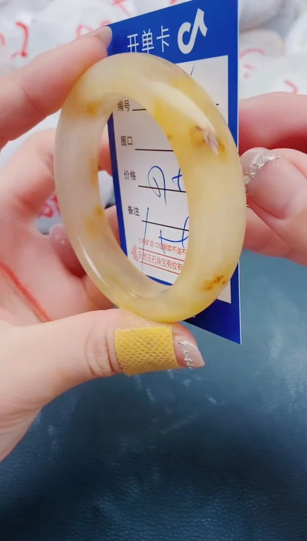 石英质玉手镯未镶嵌M8-57-58