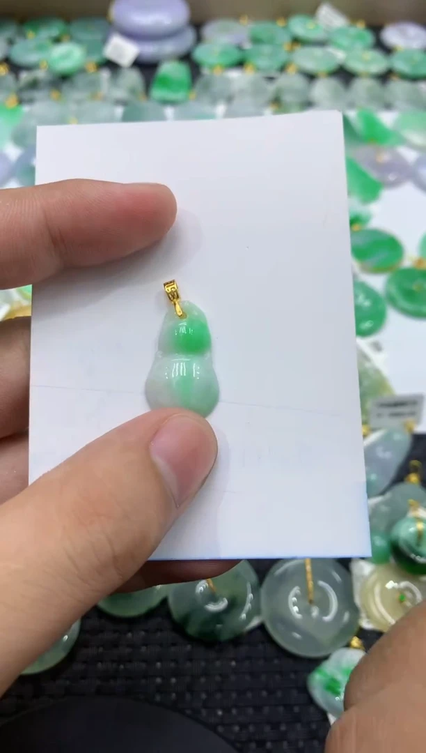 颈饰未镶嵌翡翠天然缅甸翡翠A货