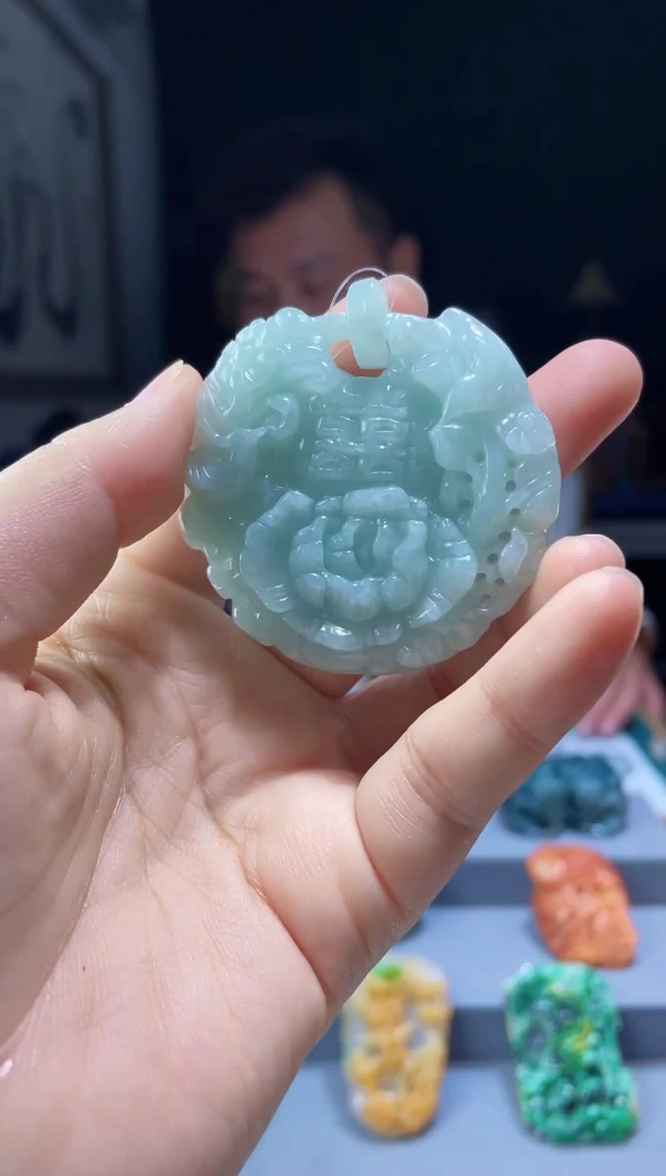 吊坠(赠链)未镶嵌翡翠翡翠