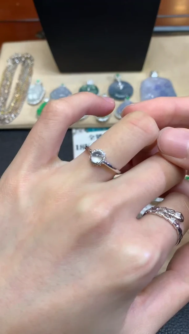 【闪购商品】翡翠戒指18K金镶嵌蛋面【无服务费】