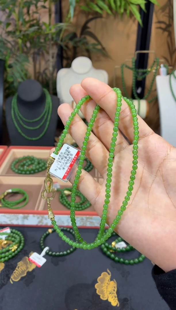 颈饰未镶嵌和田玉（碧玉）4色标苹果绿无矿毛衣链