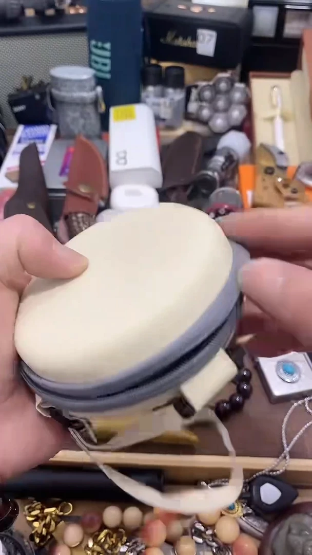 瓷片闪购商品  如图所示