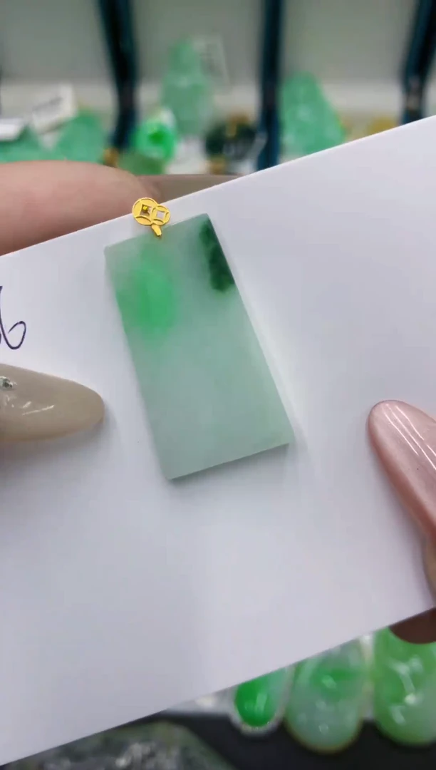 颈饰18K金镶嵌翡翠111111