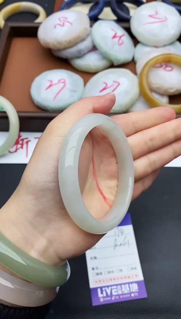 未镶嵌手镯石英质玉174+60/61