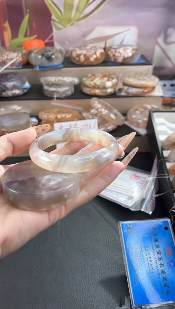 未镶嵌手镯石英质玉60