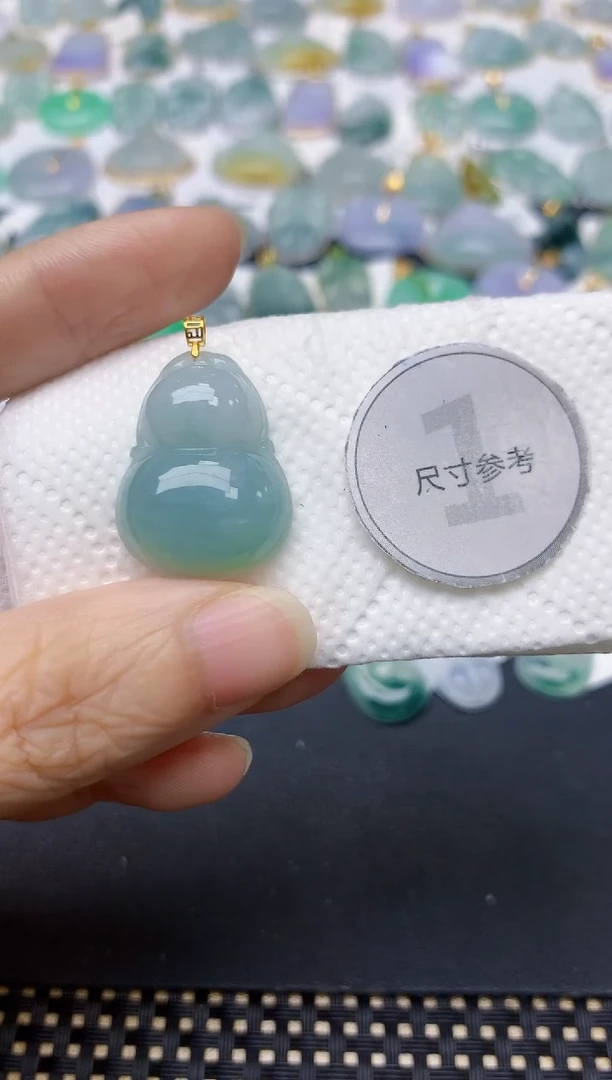 翡翠18K金镶嵌颈饰天然缅甸A货翡翠