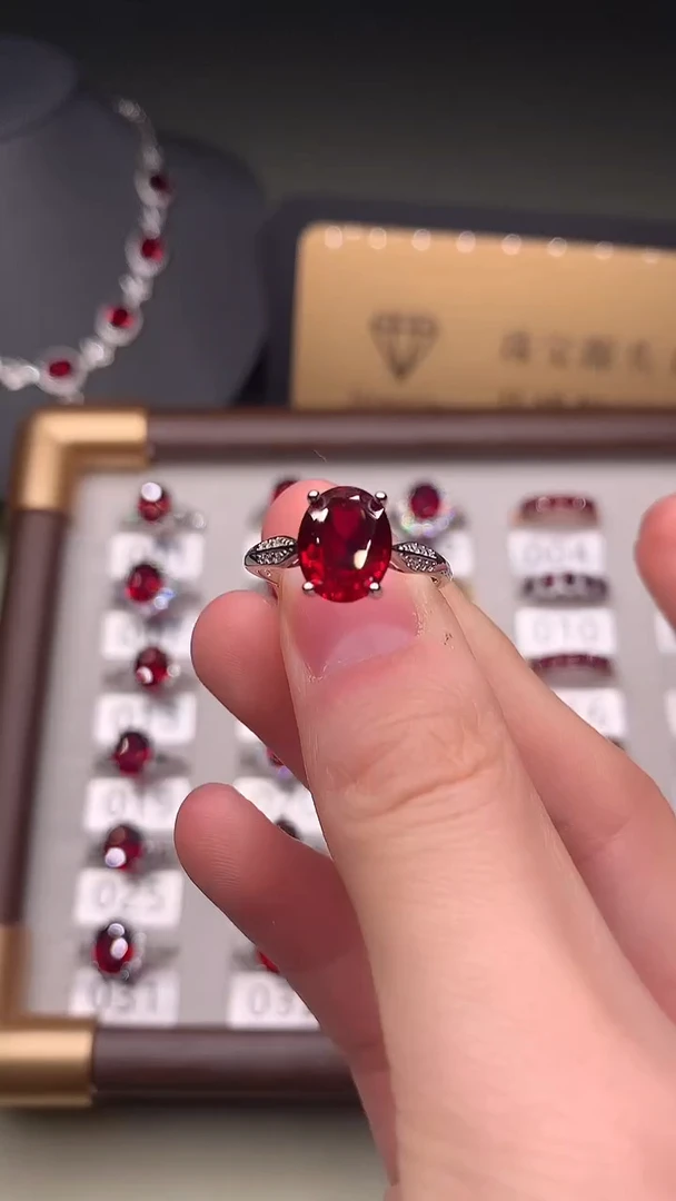 银S925镶嵌戒指红宝石·····