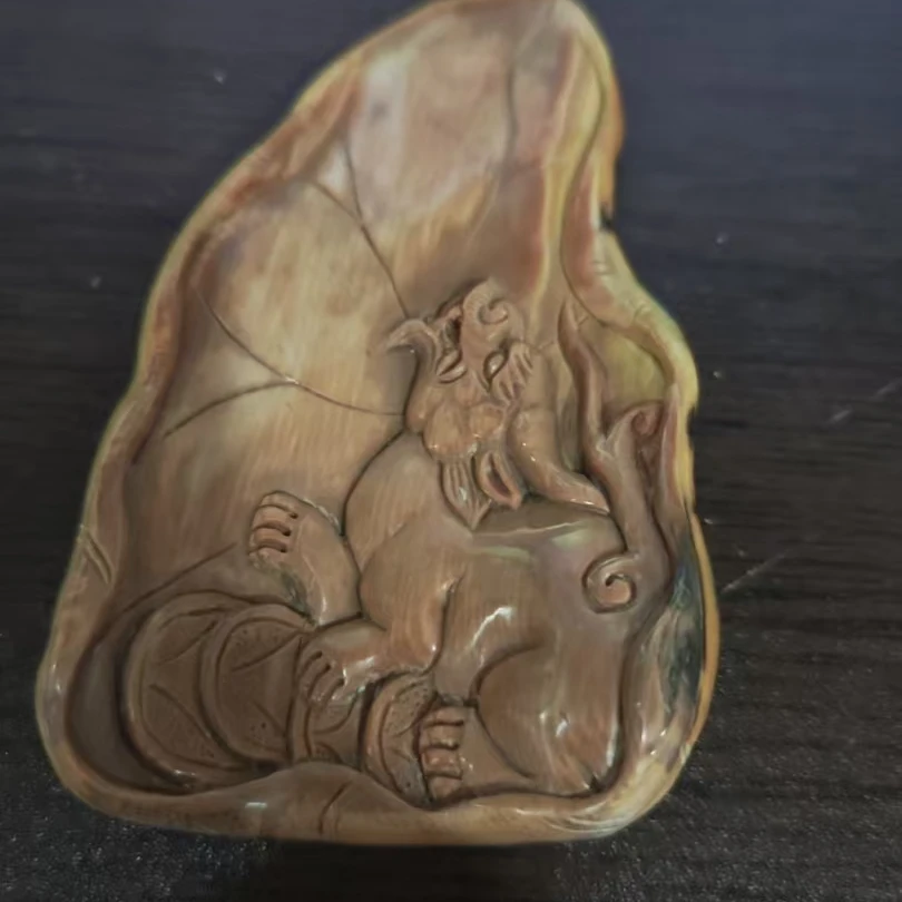 猛犸约47克雕刻件XY157