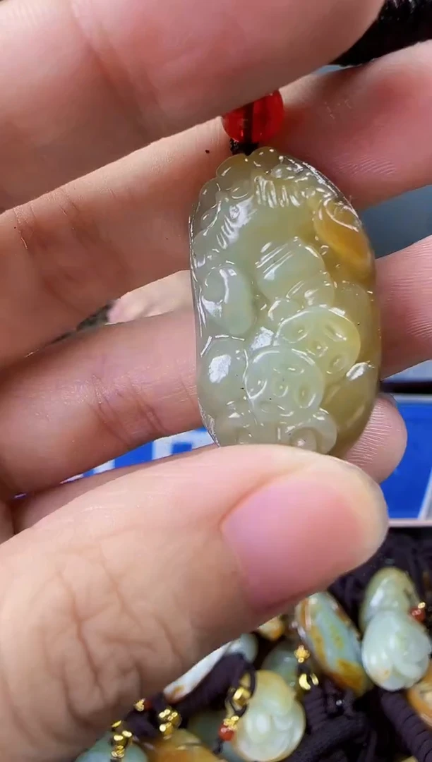 和田玉未镶嵌颈饰1