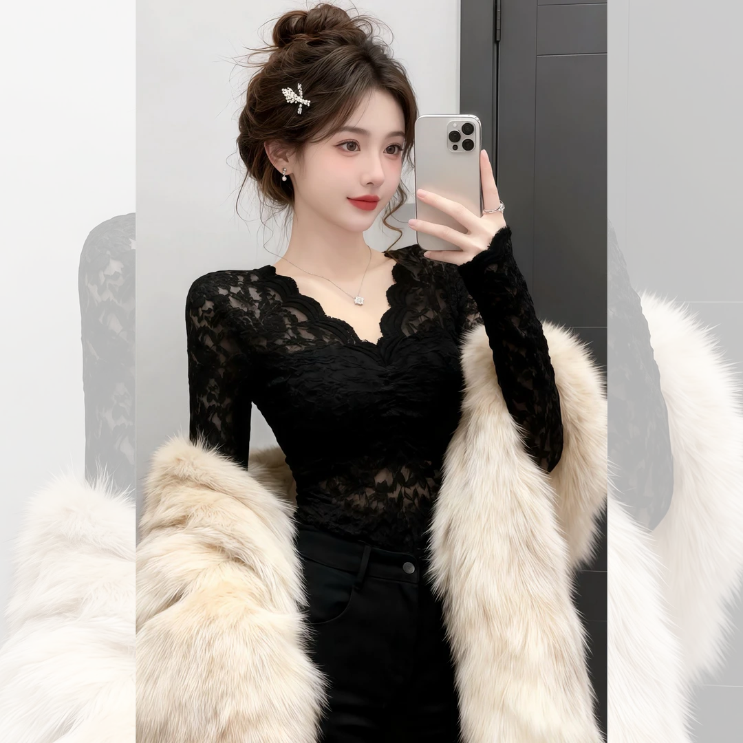 黑色V领性感镂空蕾丝打底衫女秋冬新款洋气内搭网纱加绒长袖上衣